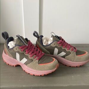 Veja Venturi Platform Sneakers in Olive and Pink
